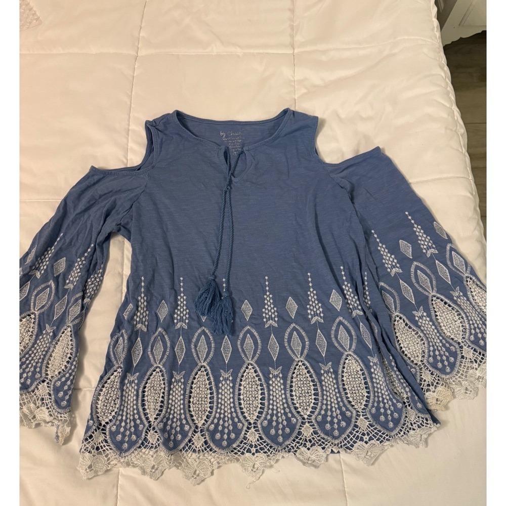 Chicos Blue Lace Trim Cold Shoulder Bell Sleeve Boho Embroidered Top Size 2 L - Picture 1 of 11